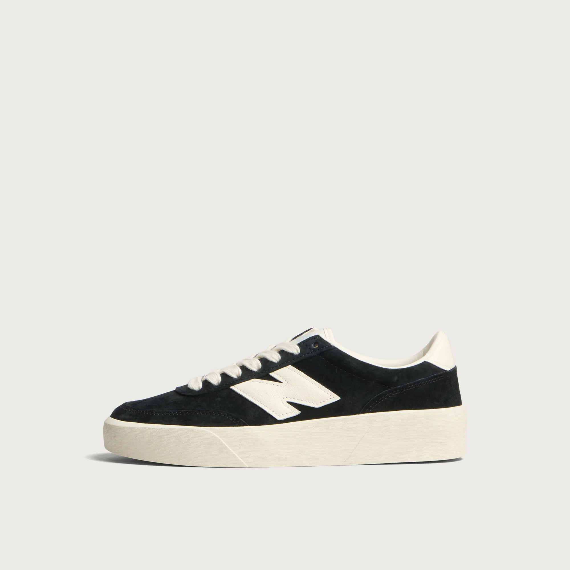 New Balance 750 Sneaker