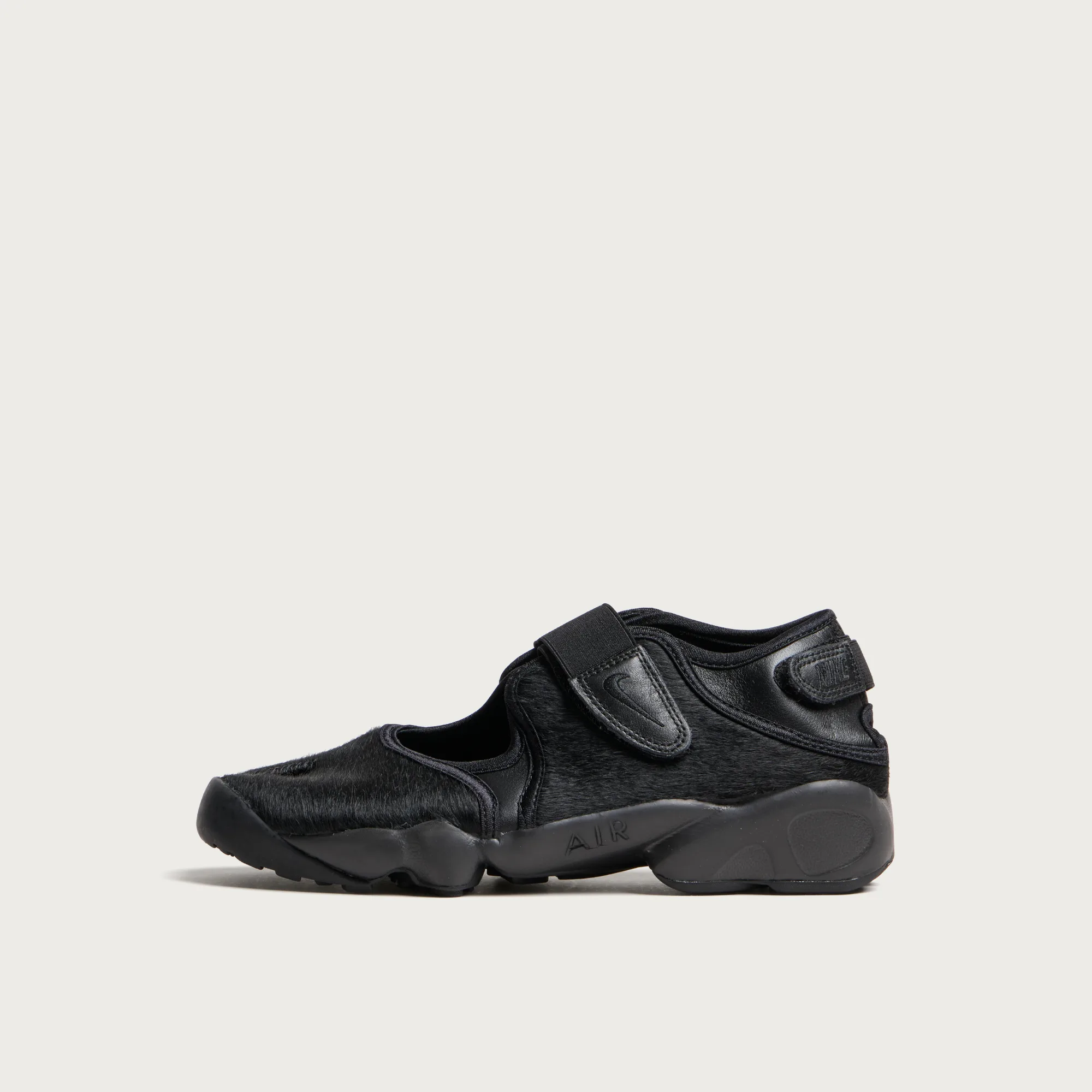 Nike W Air Rift Pony Sneaker