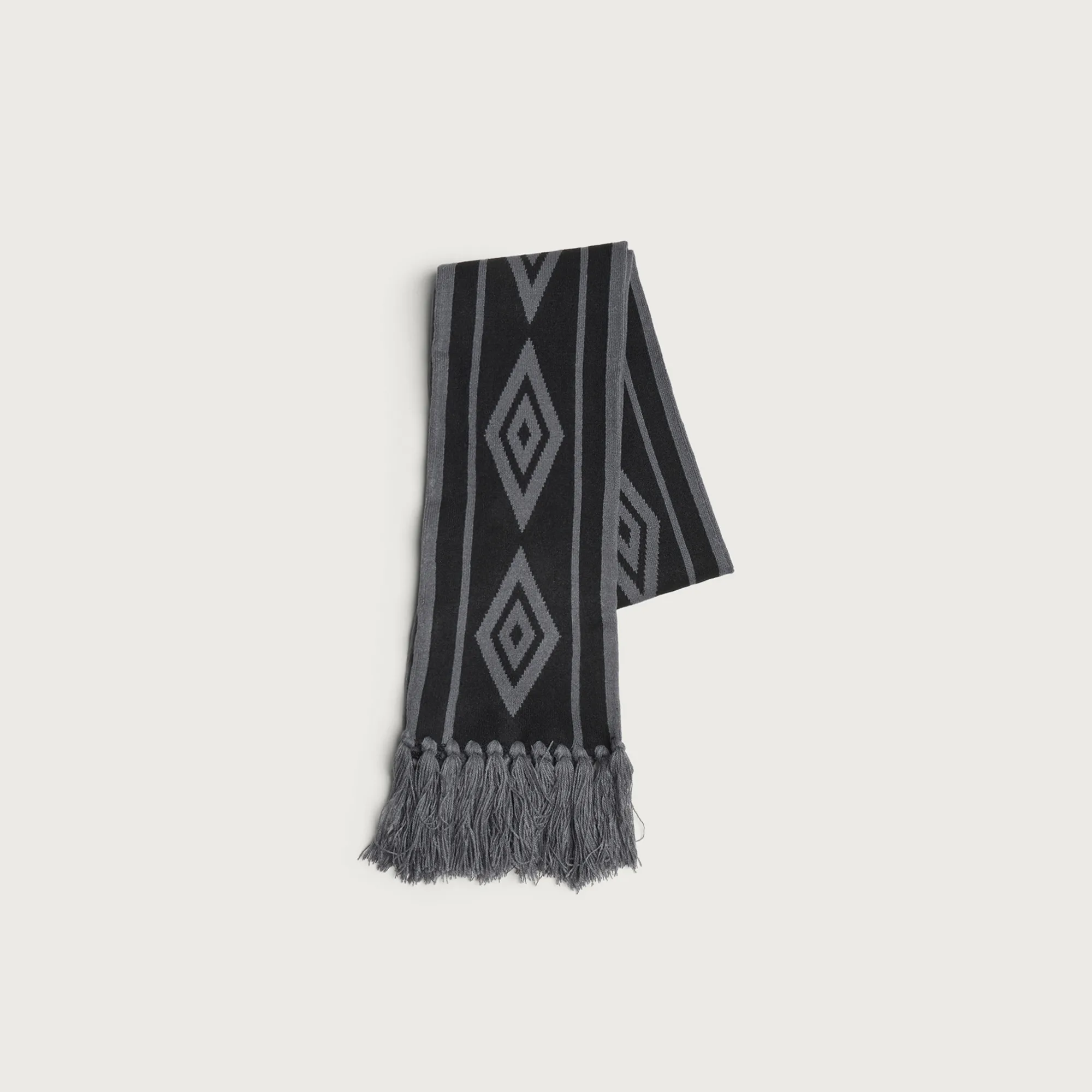 Umbro Diamond Intarsia Knit Scarf